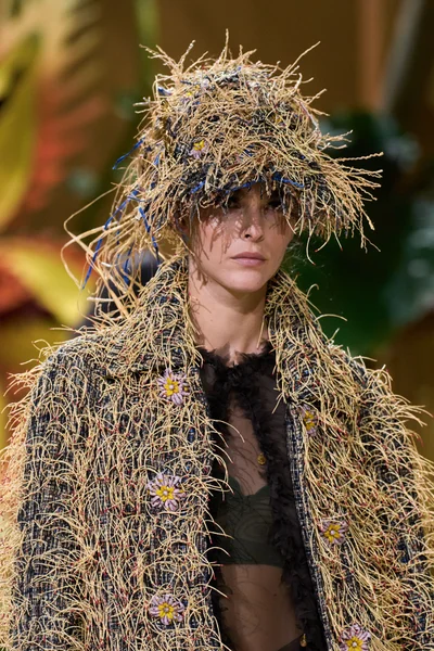 Look 36